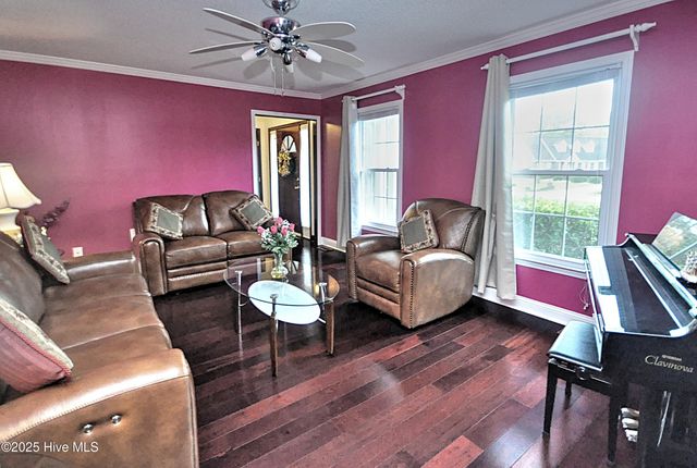 10 Queens Grant Circle SW, Shallotte, NC 28470