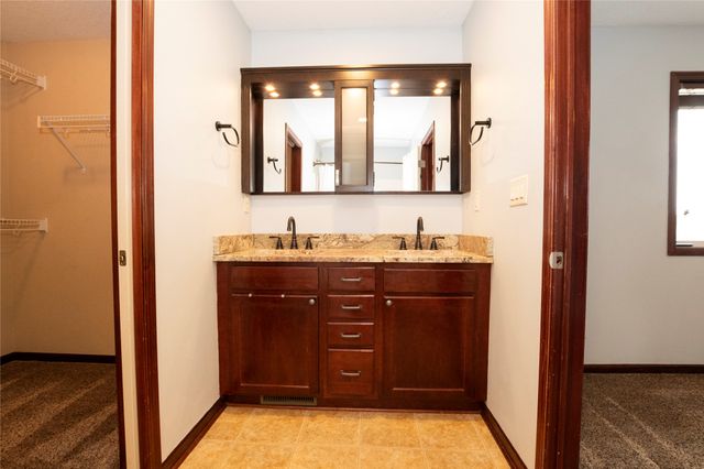 2315 Maplewood Drive, Granger, IA 50109