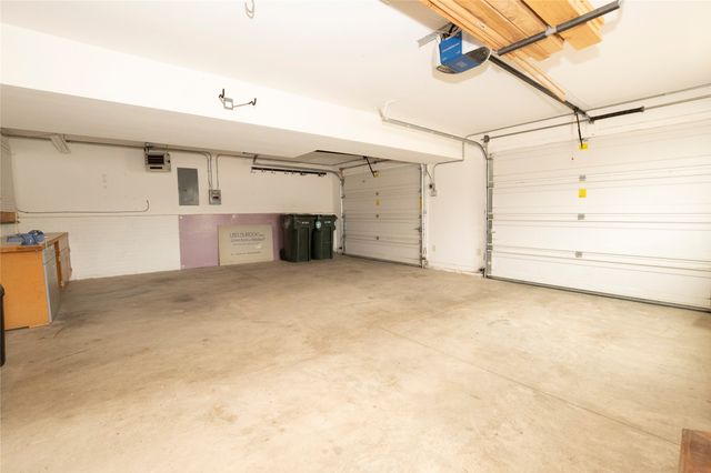 2315 Maplewood Drive, Granger, IA 50109