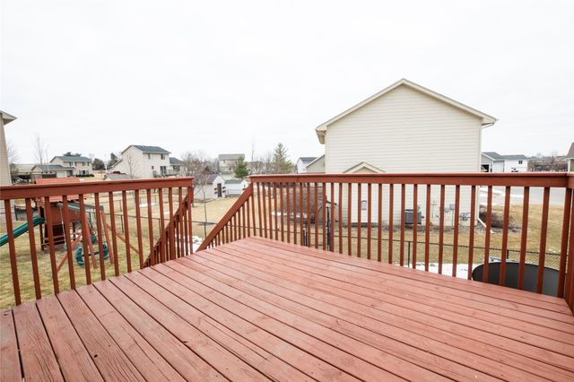 2315 Maplewood Drive, Granger, IA 50109