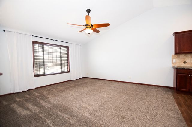 2315 Maplewood Drive, Granger, IA 50109