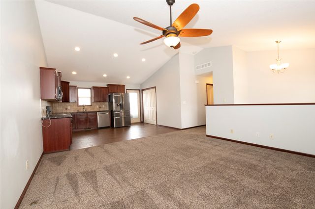 2315 Maplewood Drive, Granger, IA 50109