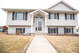 2315 Maplewood Drive, Granger, IA 50109
