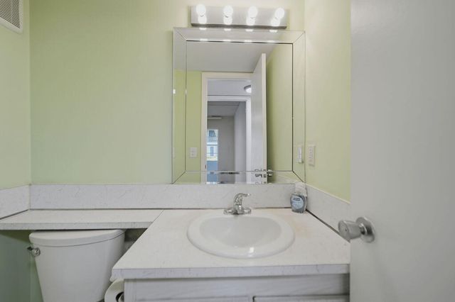 132 CAMBRIDGE F 132, West Palm Beach, FL 33417
