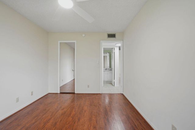 132 CAMBRIDGE F 132, West Palm Beach, FL 33417