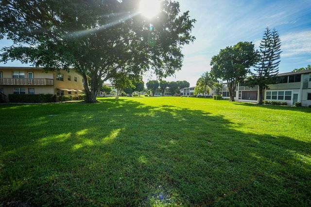 132 CAMBRIDGE F 132, West Palm Beach, FL 33417