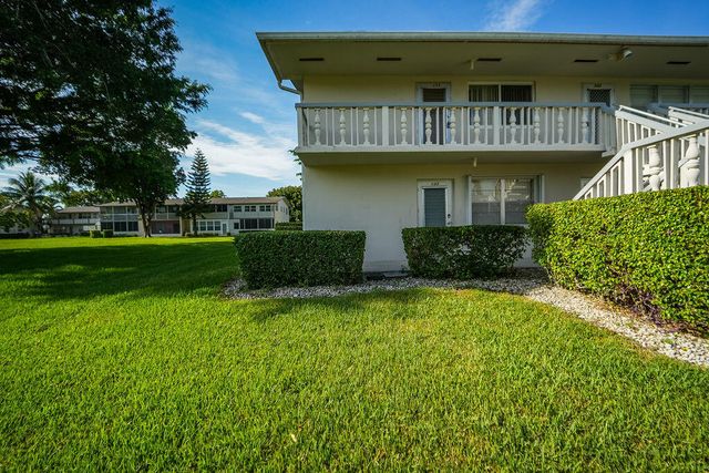 132 CAMBRIDGE F 132, West Palm Beach, FL 33417