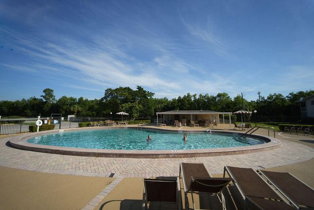 132 CAMBRIDGE F 132, West Palm Beach, FL 33417