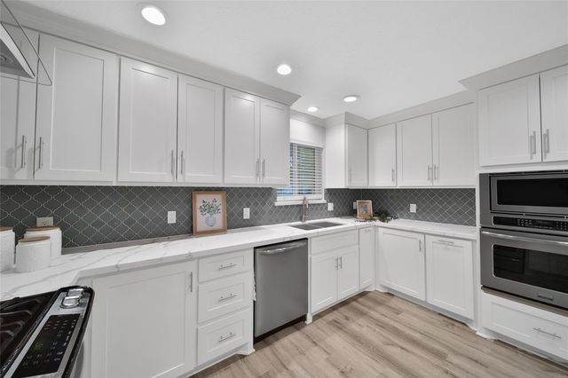 24260 Kelly Street, Porter, TX 77365