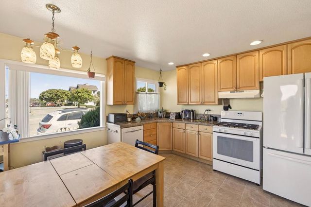 3076 Sunset Avenue, Marina, CA 93933