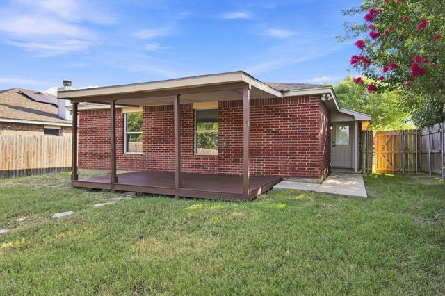 522 Berryhill Drive, Mansfield, TX 76063