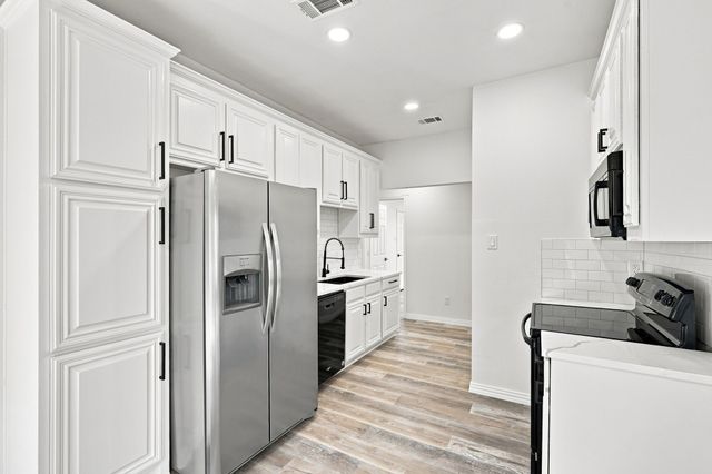522 Berryhill Drive, Mansfield, TX 76063
