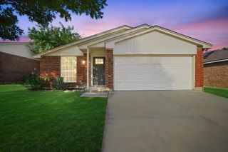 522 Berryhill Drive, Mansfield, TX 76063