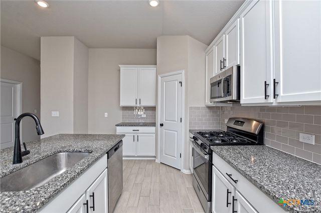 132 Periwinkle Lane, Bastrop, TX 78602