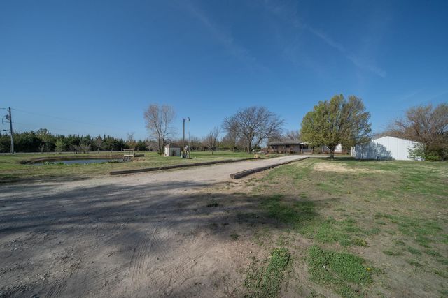 6130 E Idlewild Cir, Derby, KS 67037