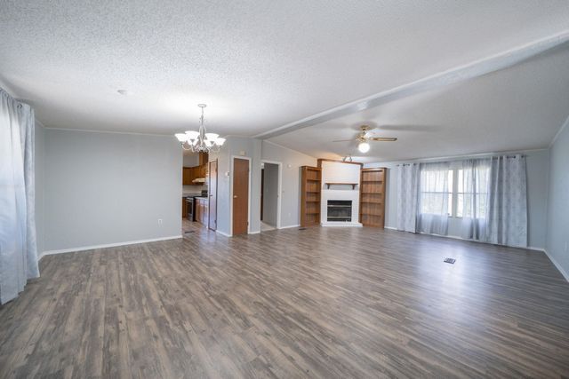 6130 E Idlewild Cir, Derby, KS 67037