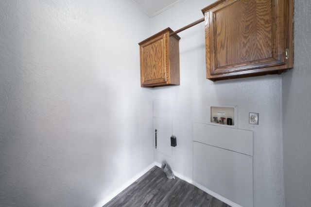 6130 E Idlewild Cir, Derby, KS 67037