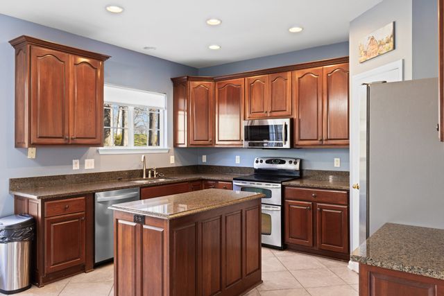 213 Spy Glass Way, Hendersonville, TN 37075