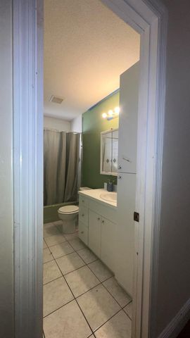 2842 Somerset Road Road, Lake Worth, FL 33462