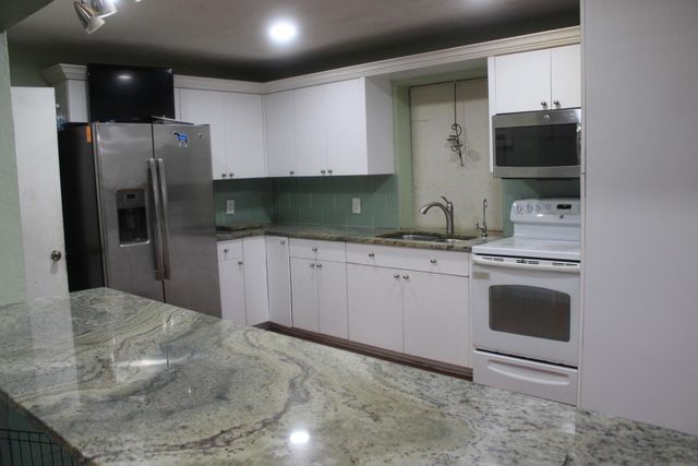 2842 Somerset Road Road, Lake Worth, FL 33462