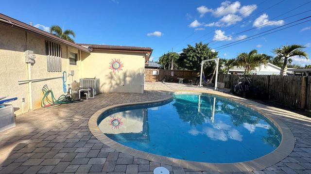 2842 Somerset Road Road, Lake Worth, FL 33462
