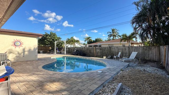 2842 Somerset Road Road, Lake Worth, FL 33462