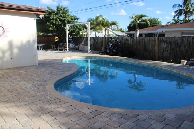 2842 Somerset Road Road, Lake Worth, FL 33462