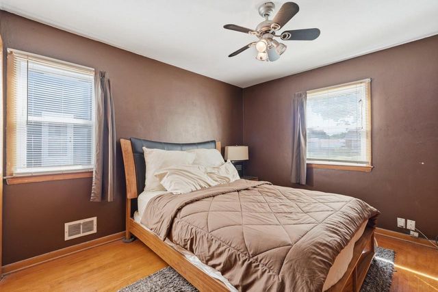 8001 W Kathryn AVENUE, Milwaukee, WI 53218