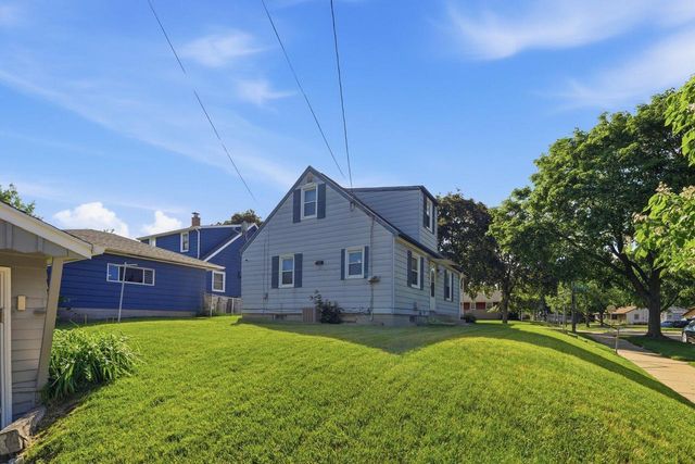 8001 W Kathryn AVENUE, Milwaukee, WI 53218