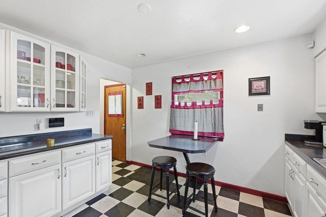 8001 W Kathryn AVENUE, Milwaukee, WI 53218