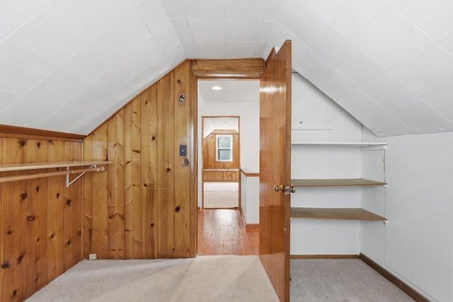 8001 W Kathryn AVENUE, Milwaukee, WI 53218