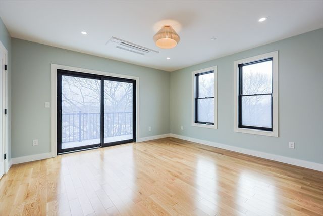 68 Rowe St 4, Boston, MA 02131