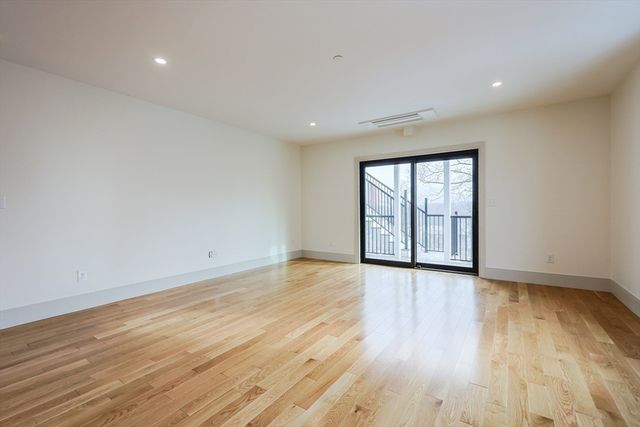 68 Rowe St 4, Boston, MA 02131