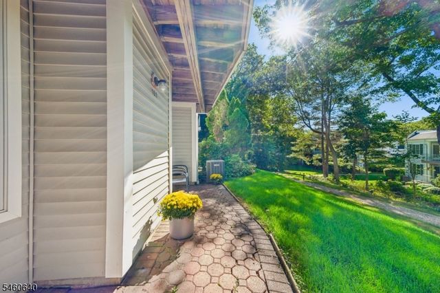 163 Terrace Dr, Chatham Twp., NJ 07928