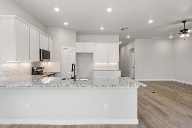 303 E 25th Street, Wolfforth, TX 79382