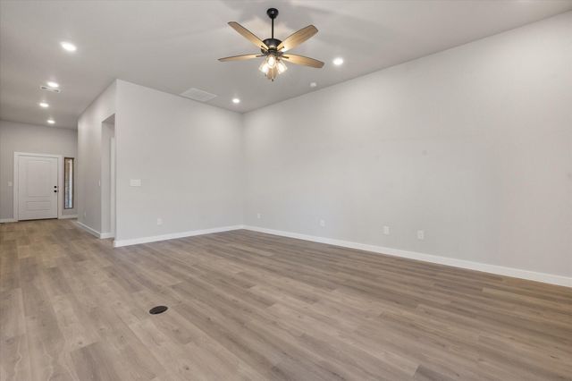 303 E 25th Street, Wolfforth, TX 79382