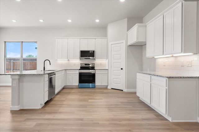 303 E 25th Street, Wolfforth, TX 79382