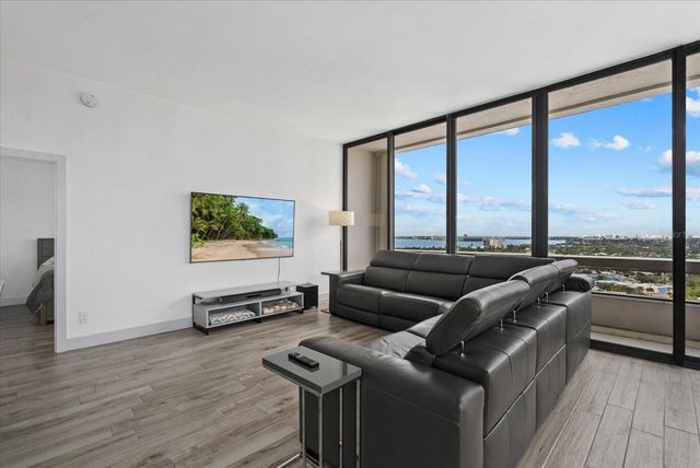 5400 OCEAN BOULEVARD 17-04, Sarasota, FL 34242