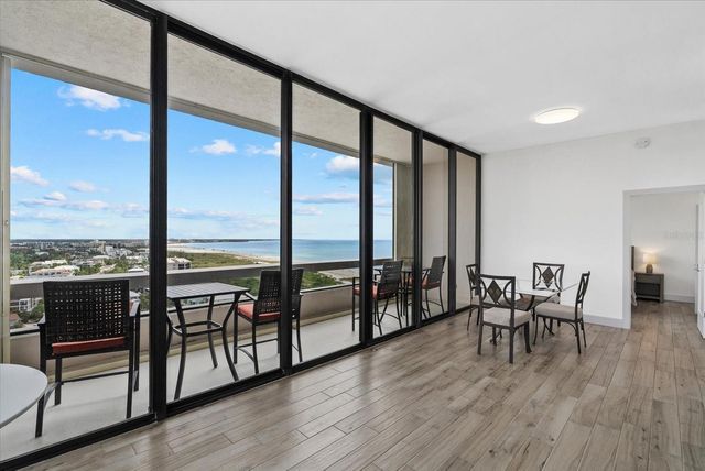 5400 OCEAN BOULEVARD 17-04, Sarasota, FL 34242