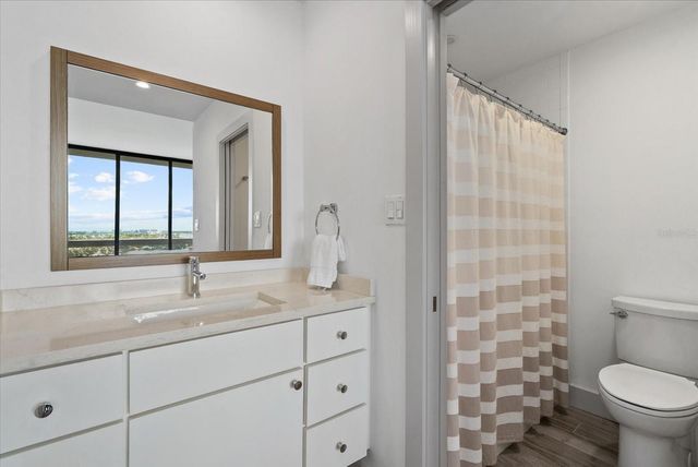 5400 OCEAN BOULEVARD 17-04, Sarasota, FL 34242
