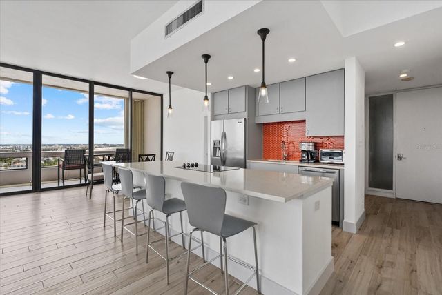 5400 OCEAN BOULEVARD 17-04, Sarasota, FL 34242