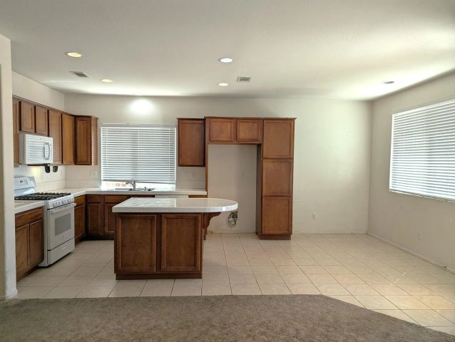 13254 High Mesa, Victorville, CA 92395