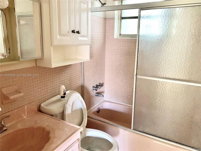 2814 SW 7th St 2814, Miami, FL 33135