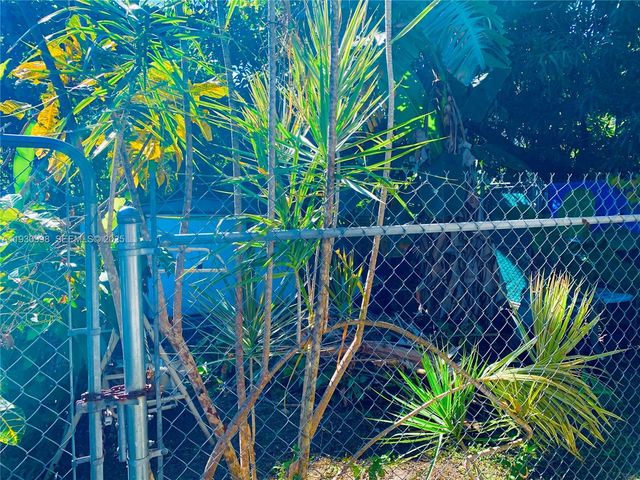 2814 SW 7th St 2814, Miami, FL 33135