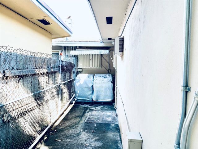 2814 SW 7th St 2814, Miami, FL 33135