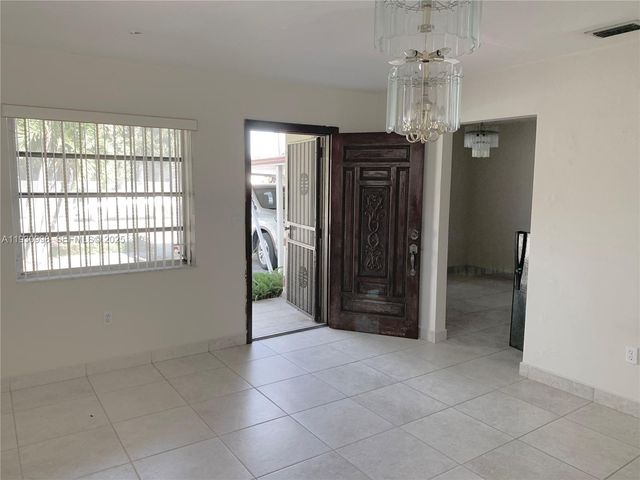 2814 SW 7th St 2814, Miami, FL 33135