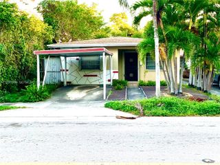 2814 SW 7th St 2814, Miami, FL 33135