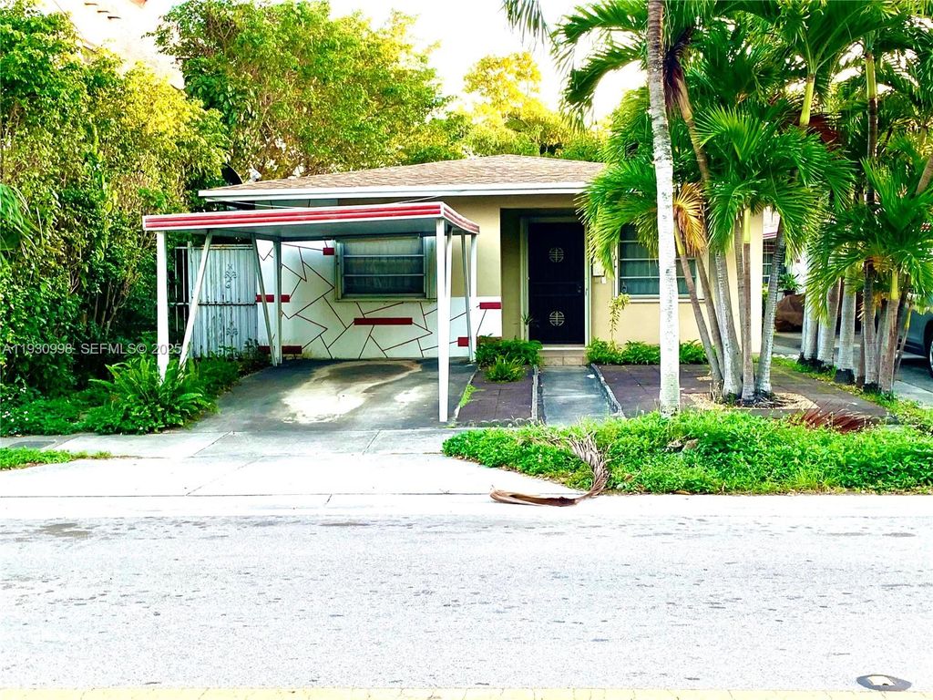 2814 SW 7th St 2814, Miami, FL 33135