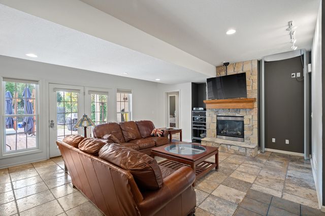 3406 RIDGEVIEW DR, Columbia, MO 65203