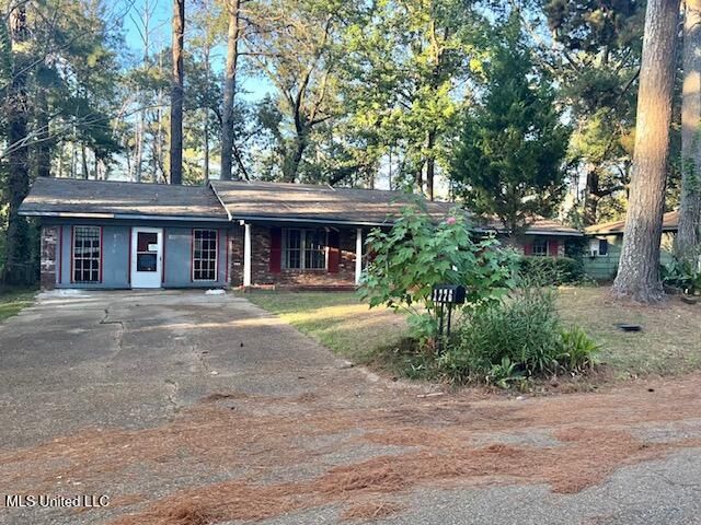1776 Wood Glen Drive, Jackson, MS 39204